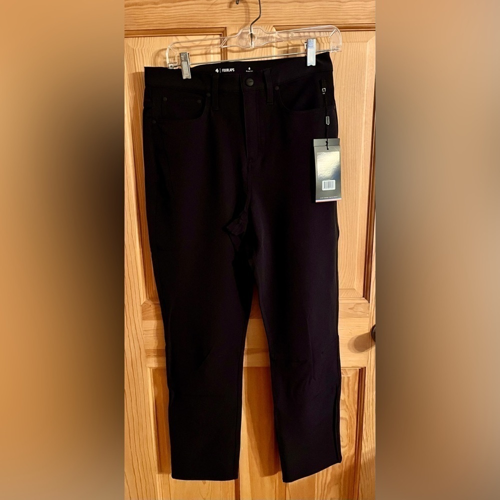 4 Laps NWT Size 6 Regular Black5 Pocket Jean Style with an extra zipper pocket